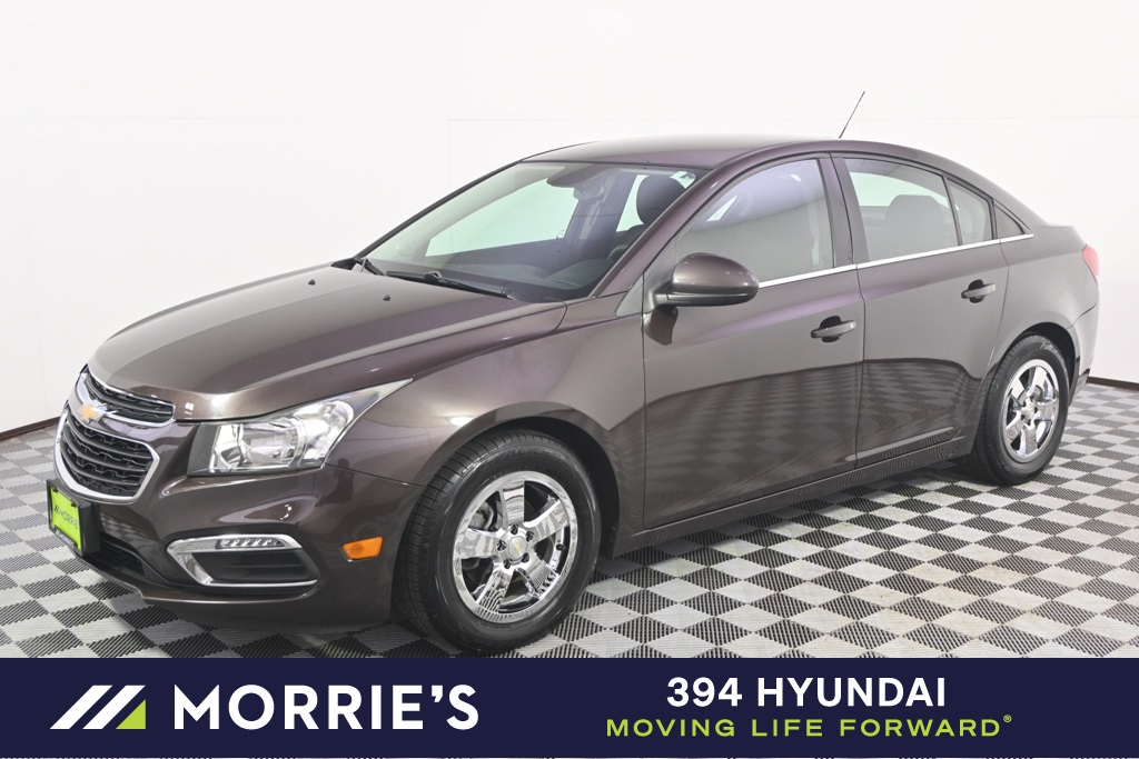 Used 2015 Chevrolet Cruze 1LT with VIN 1G1PC5SB8F7279031 for sale in St. Louis Park, Minnesota