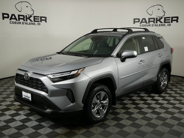 2025 Toyota RAV4 XLE's photo