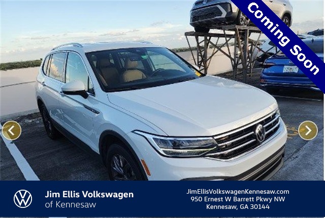 2023 Volkswagen Tiguan SE's photo