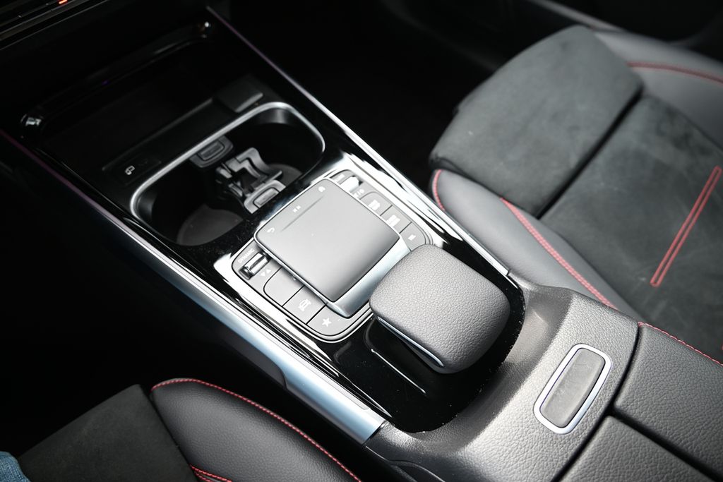 2023 Mercedes Benz GLB 250 photo 20