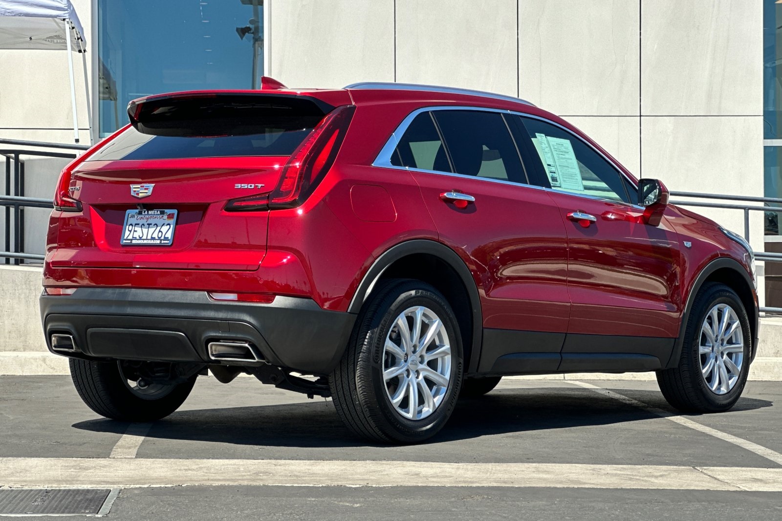 2023 Cadillac XT4 Luxury photo 2