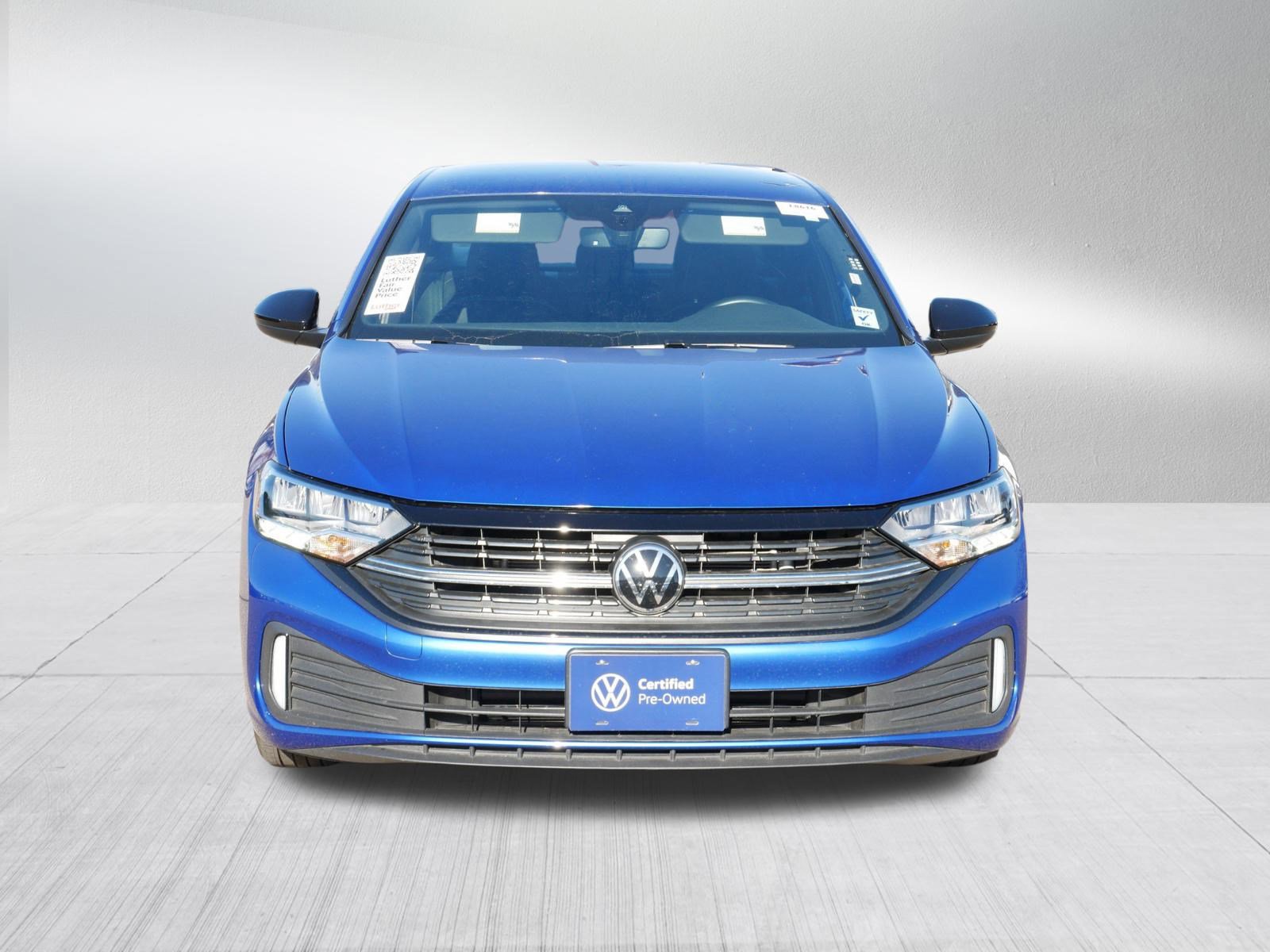 2024 Volkswagen Jetta Sport photo 2