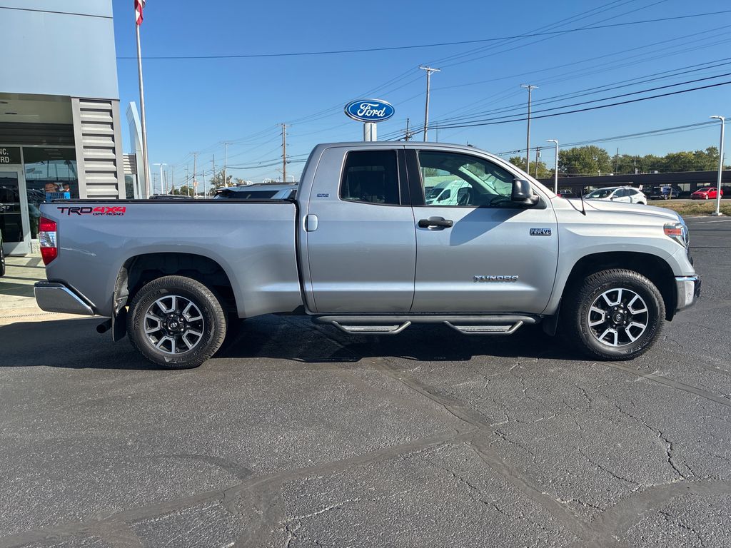 2018 Toyota Tundra SR5 photo 8
