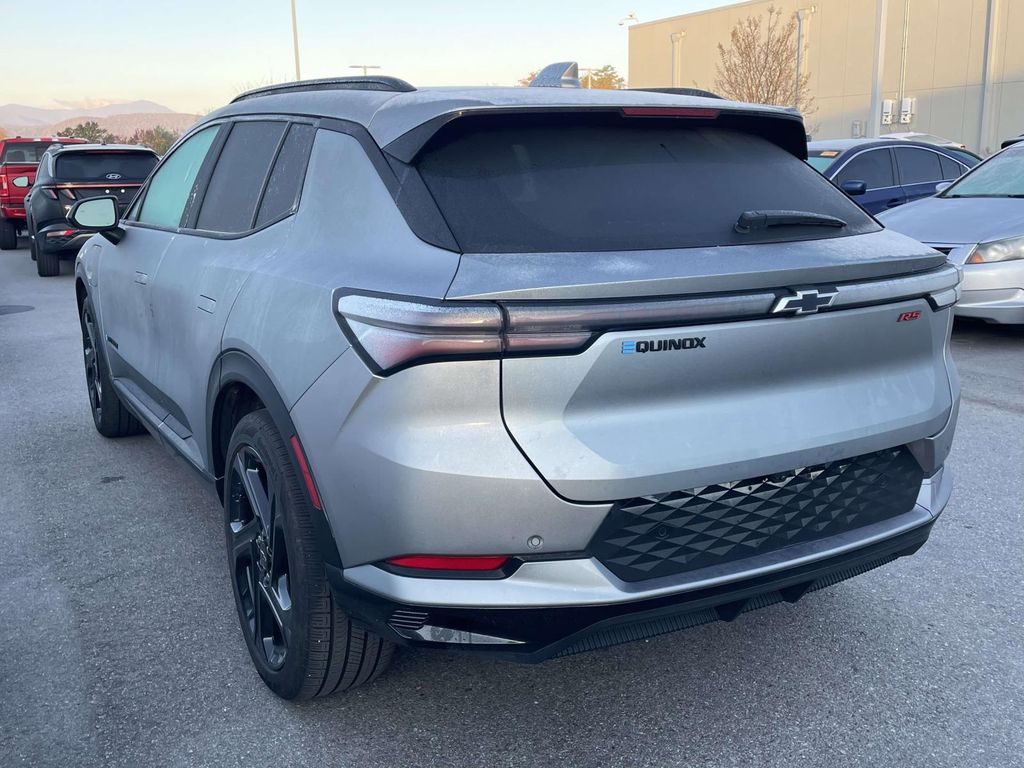 2024 Chevrolet Equinox EV 3RS photo 3