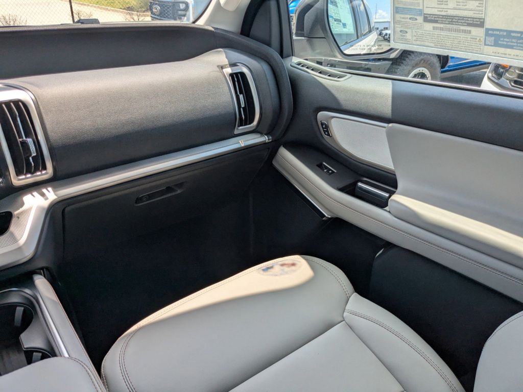 2025 Ford Expedition MAX photo 19