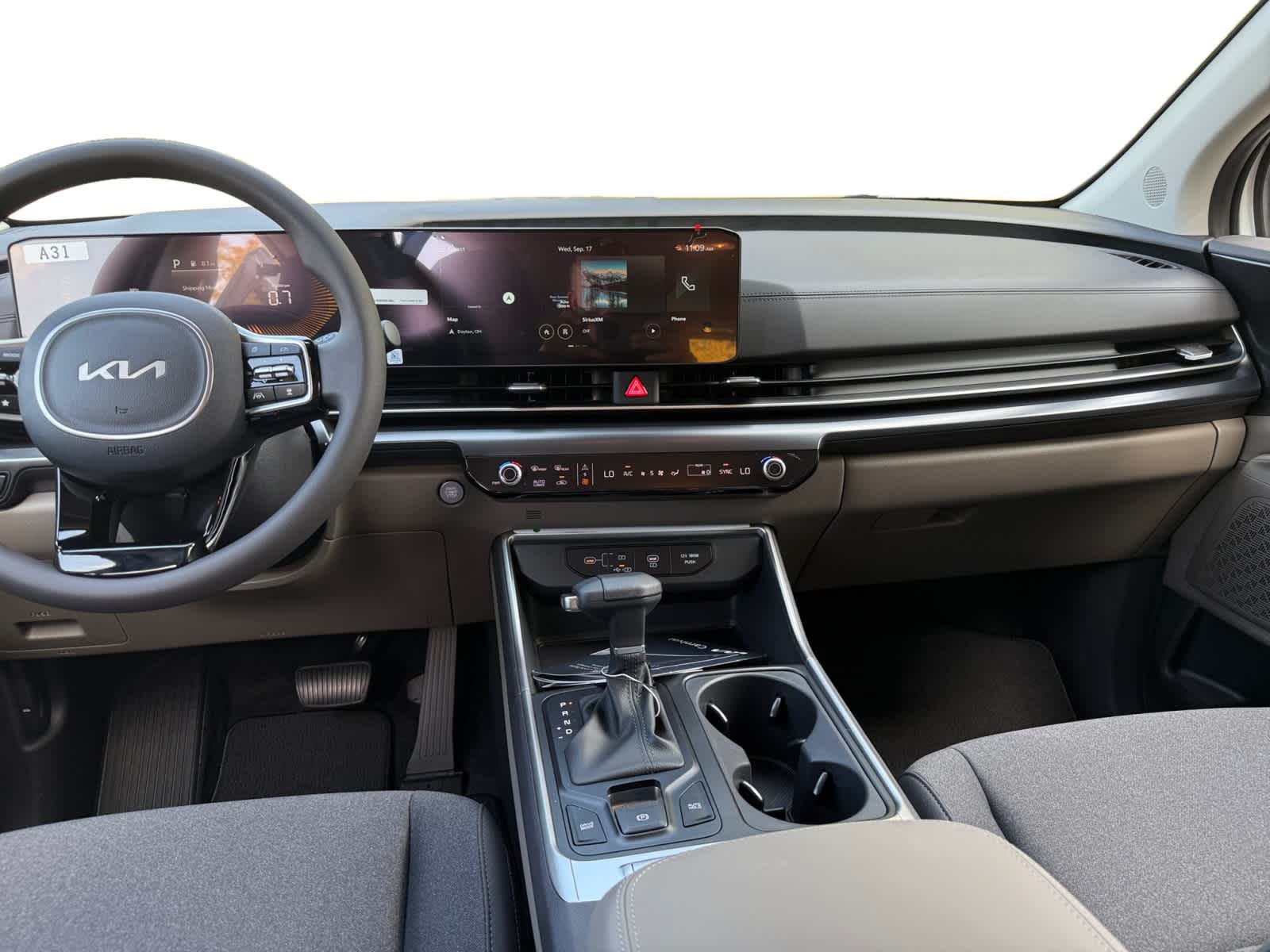 2026 Kia Carnival LX photo 11