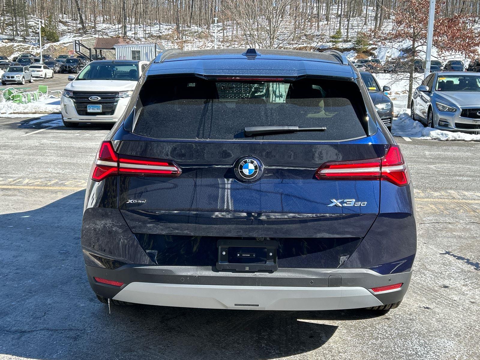 New 2025 Tanzanite Blue II Metallic BMW 30 xDrive image 3