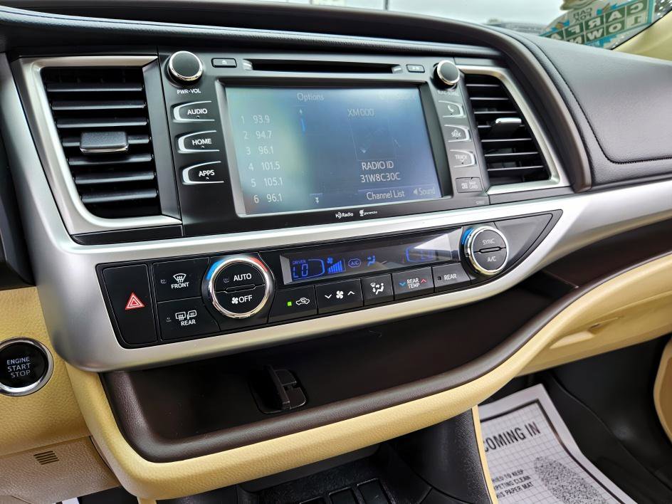 2015 Toyota Highlander XLE photo 18