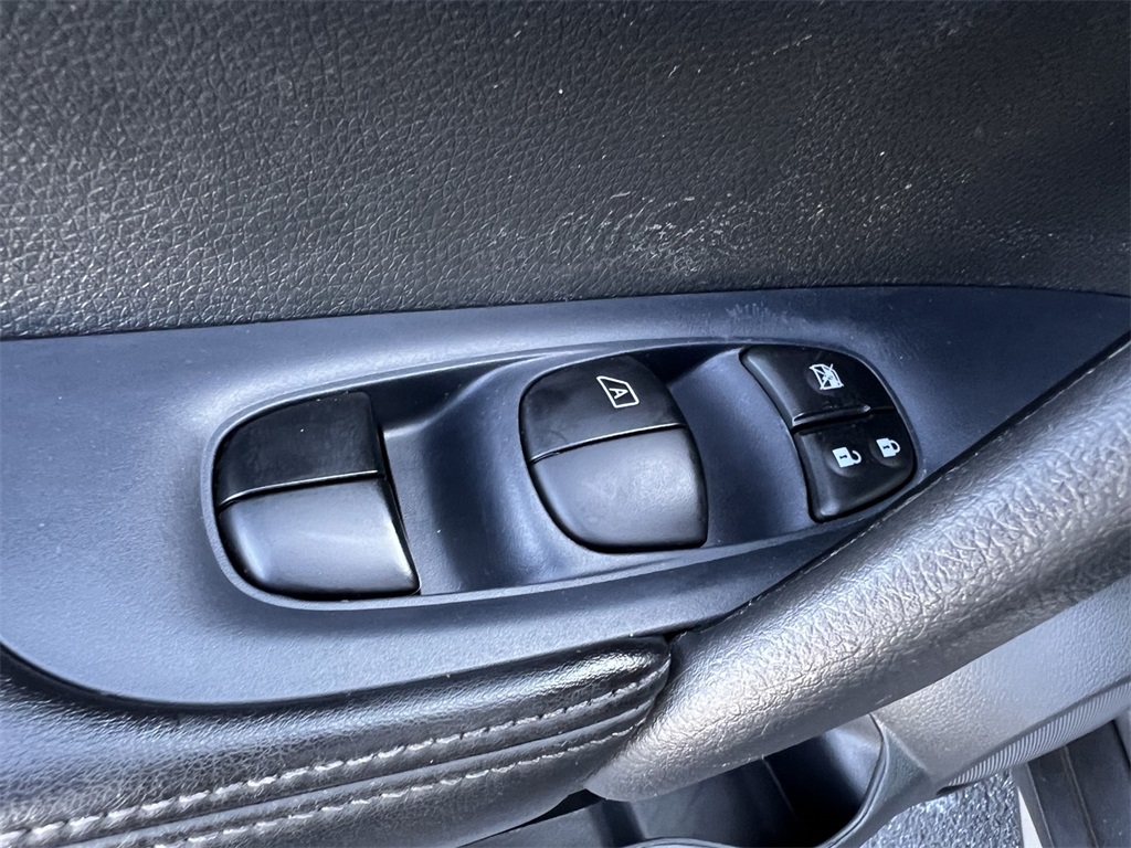 2019 Nissan Rogue SL photo 20