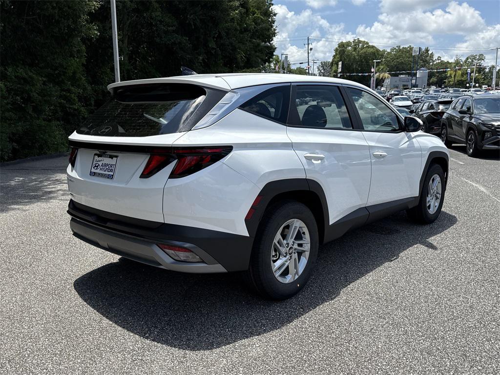 2025 Hyundai Tucson SE photo 2
