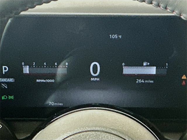2025 Nissan Kicks SR photo 2