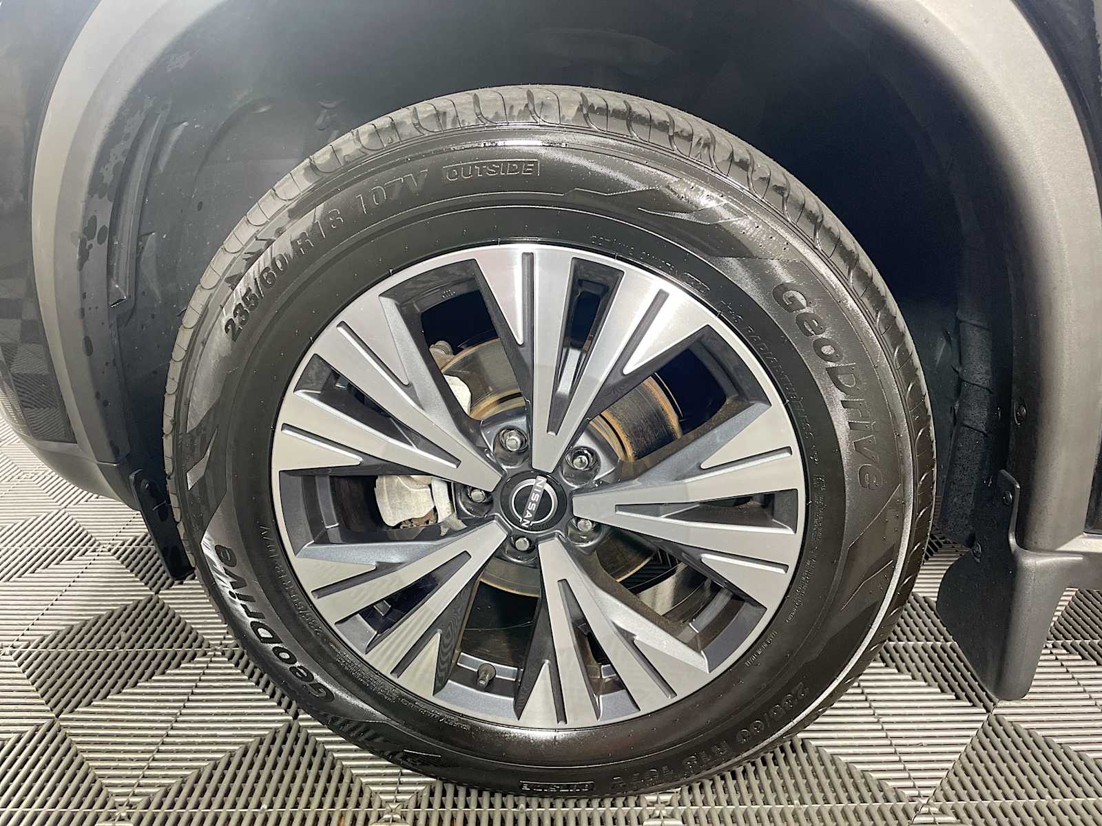 2022 Nissan Rogue SV photo 22