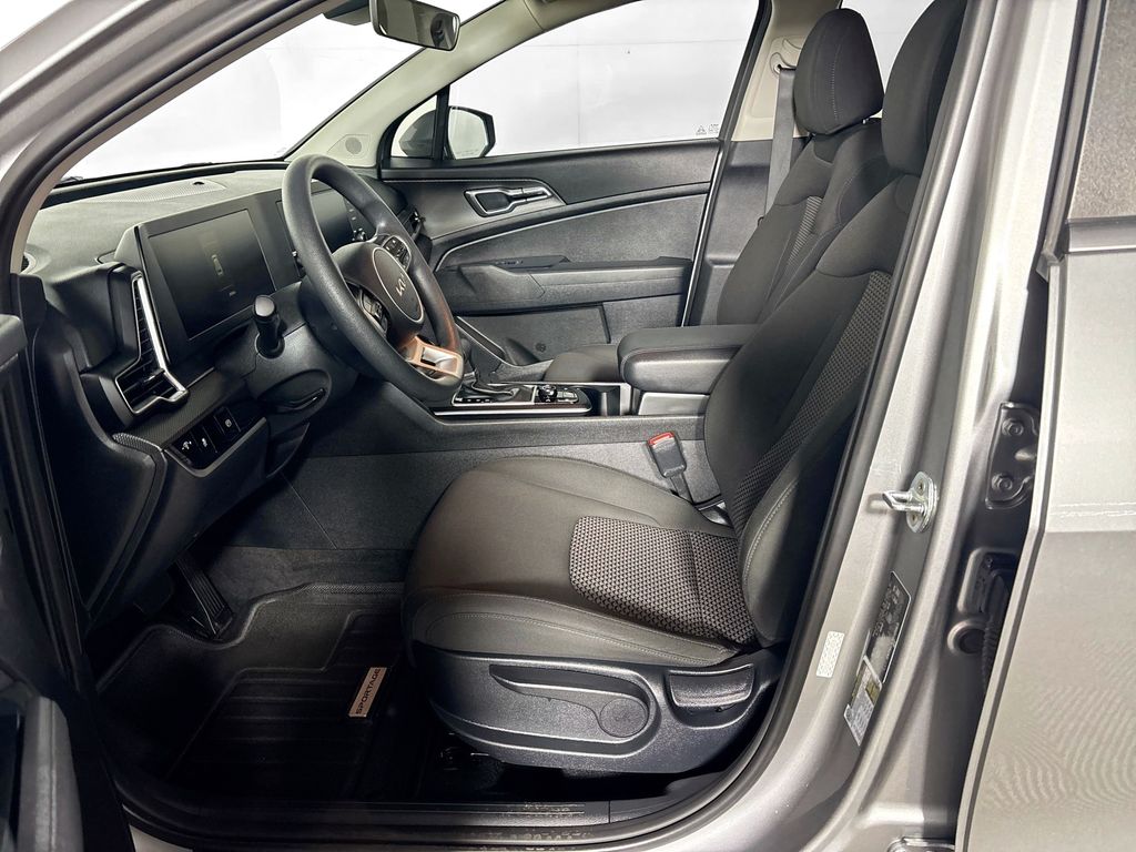 2023 Kia Sportage LX photo 11