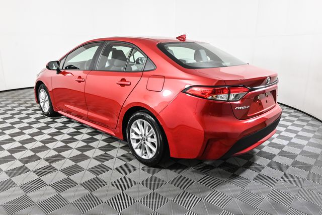 2020 Toyota Corolla LE Premium photo 3