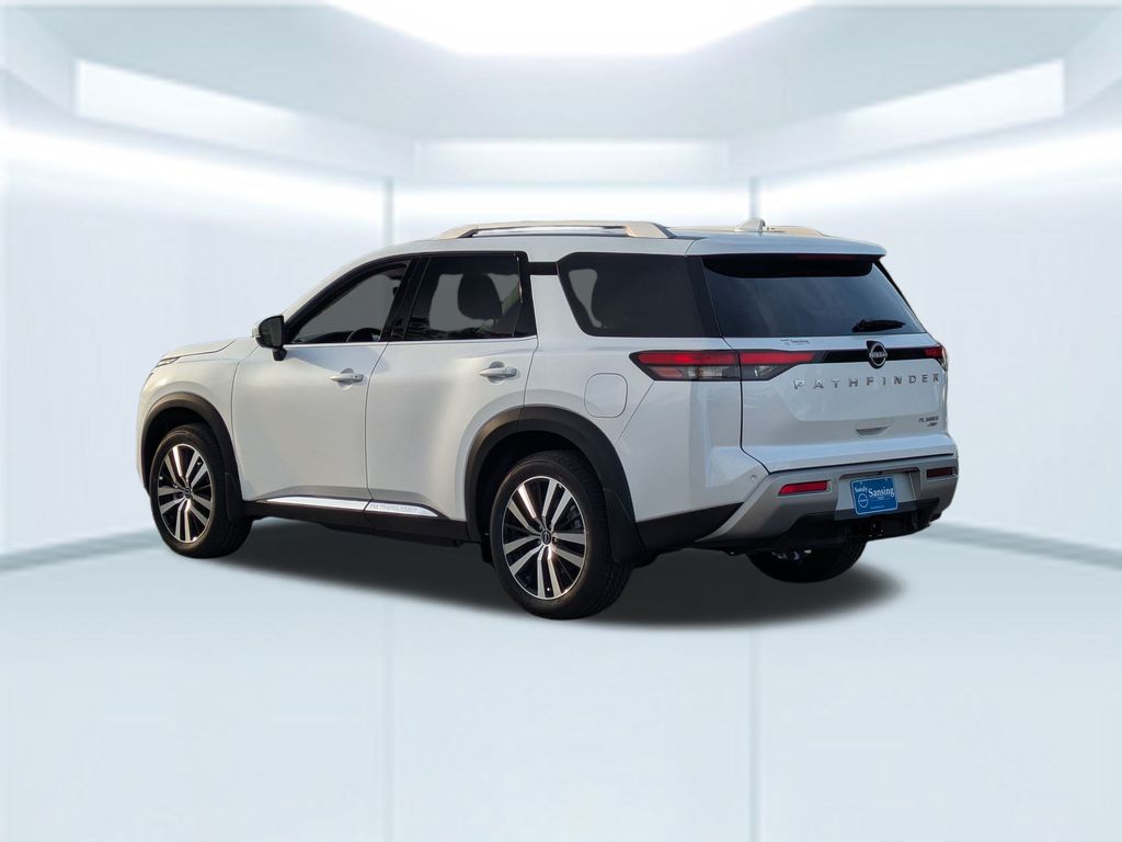 2025 Nissan Pathfinder Platinum photo 3