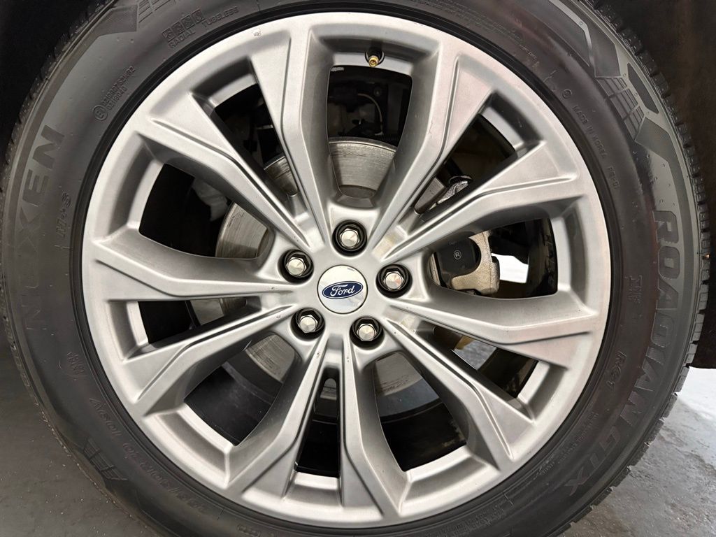 2022 Ford Explorer XLT photo 10
