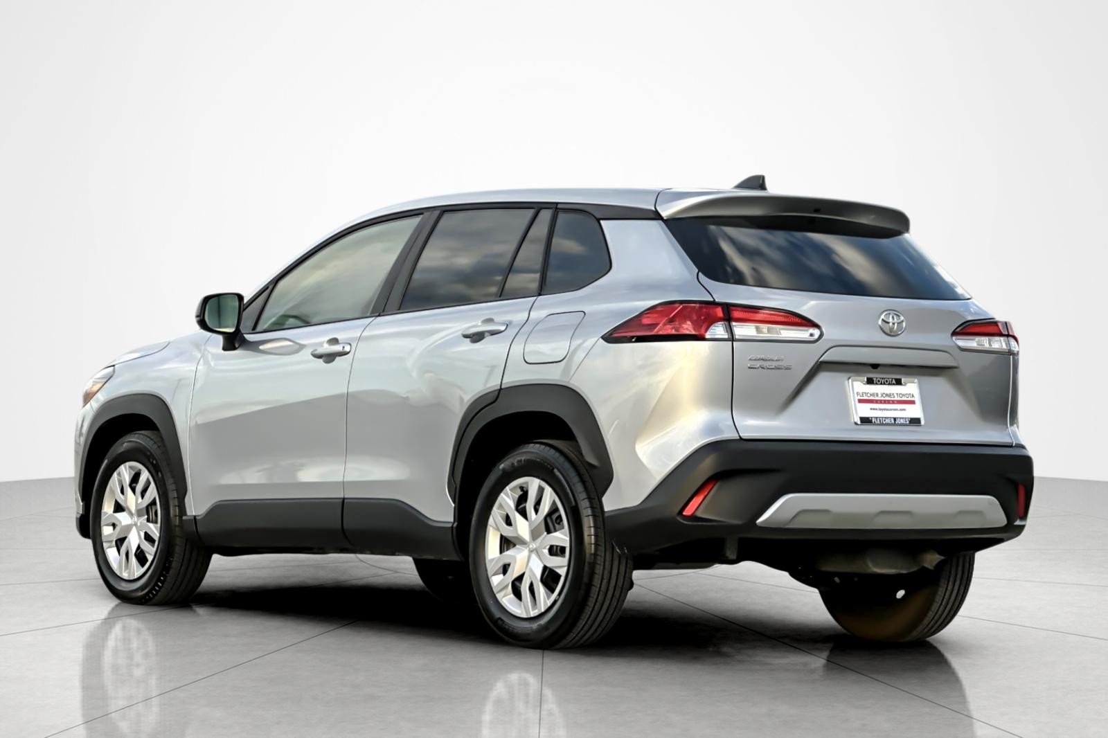2024 Toyota Corolla Cross L photo 3