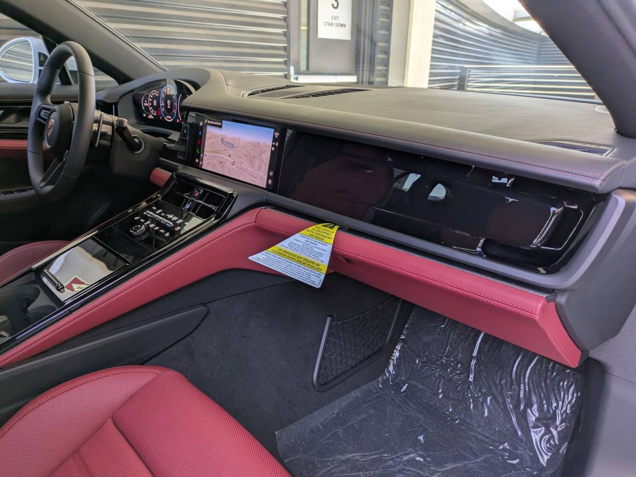 2025 Porsche Panamera 4 photo 25
