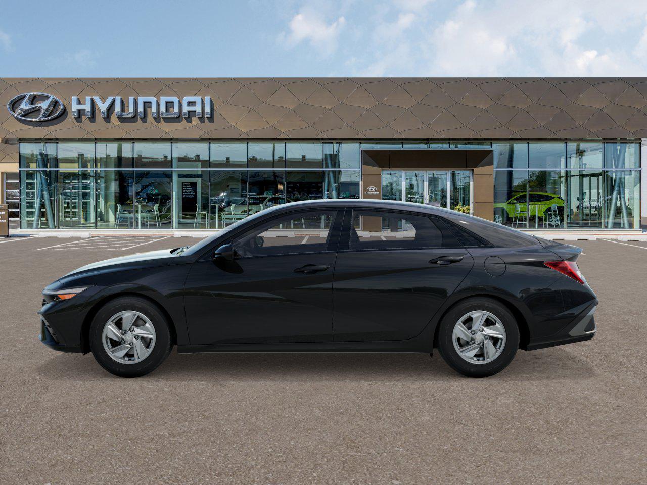 2025 Hyundai Elantra SE photo 2