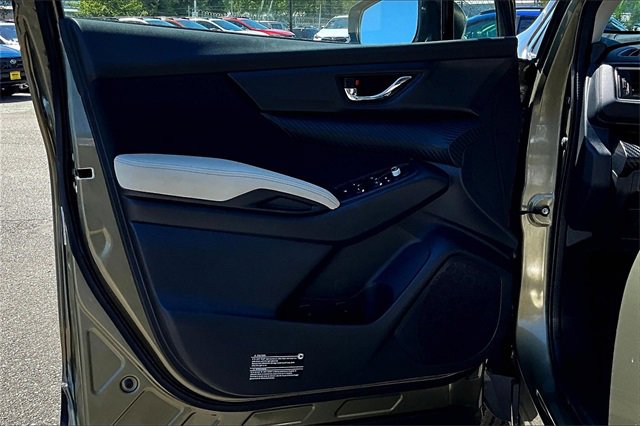2024 Subaru Ascent Premium photo 17