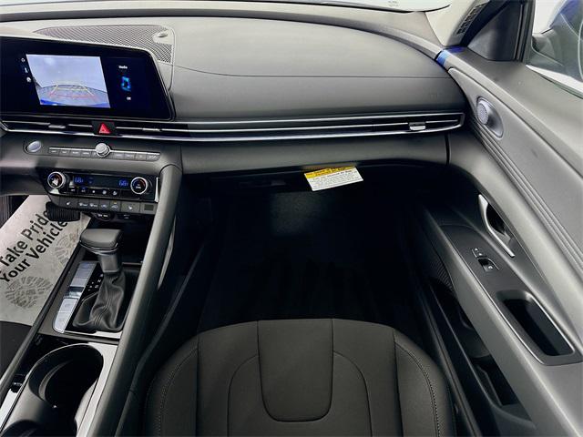 2025 Hyundai Elantra SEL Convenience photo 30