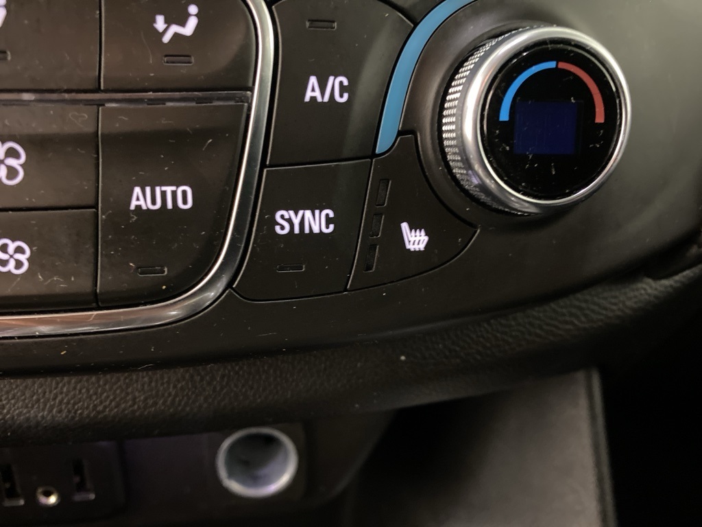 2021 Chevrolet Traverse Cloth 1LT photo 3