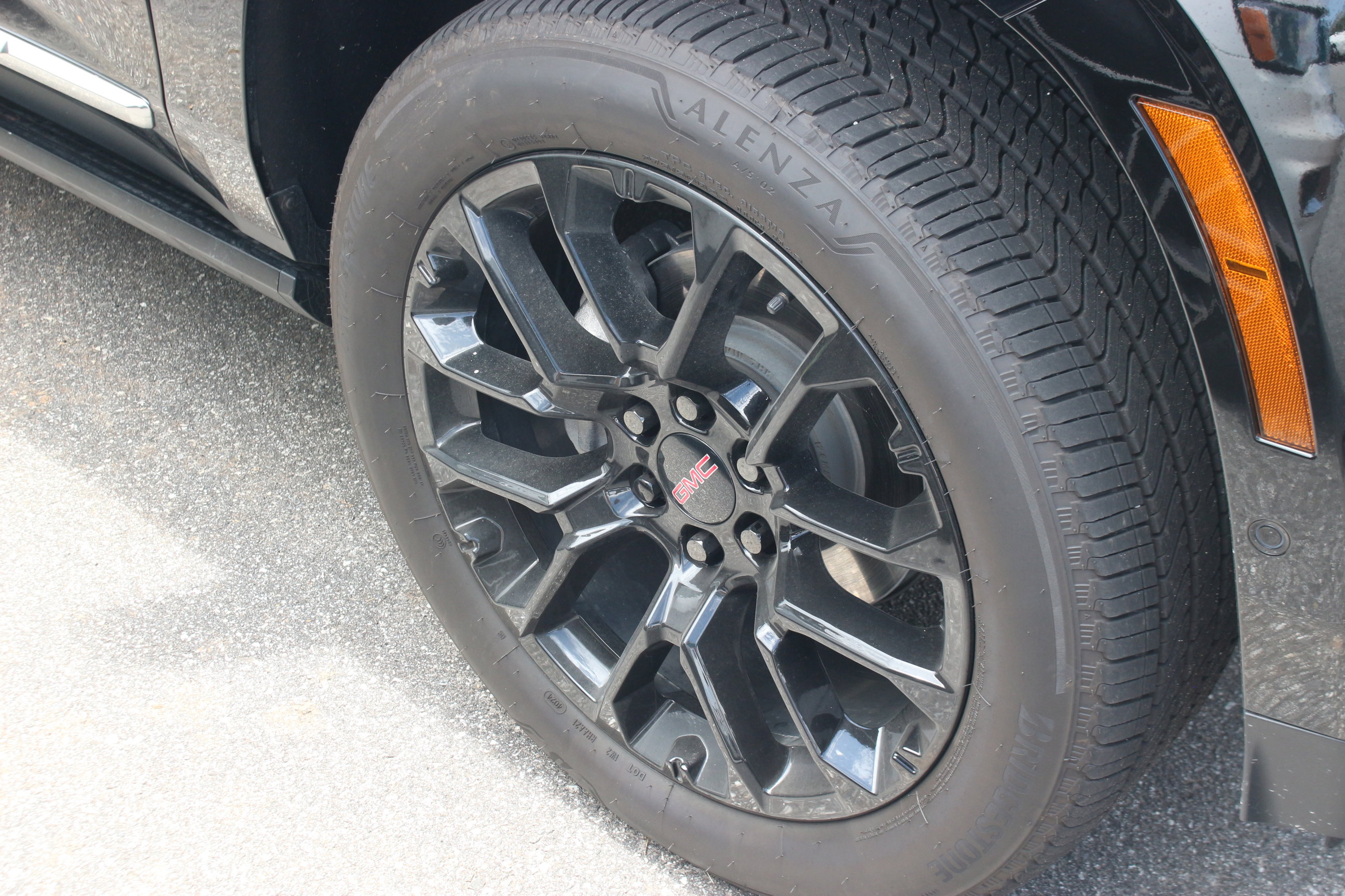2025 Gmc Yukon XL Denali photo 4