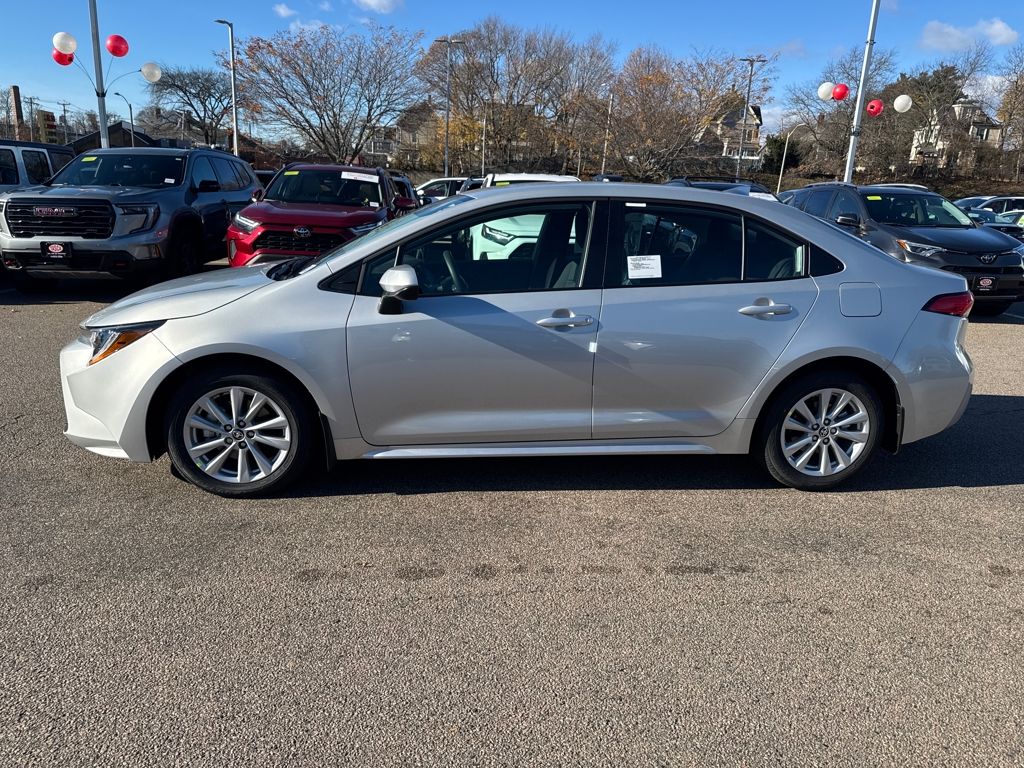 2026 Toyota Corolla LE photo 4