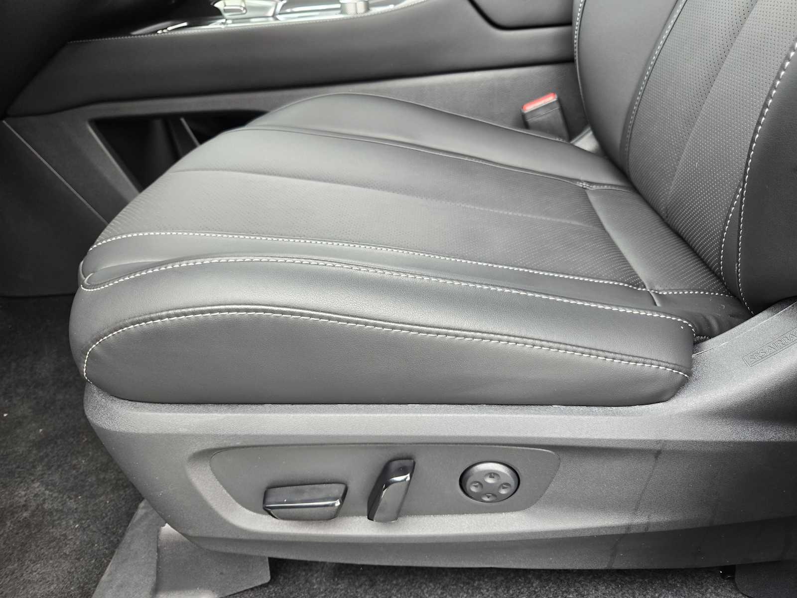 2026 Infiniti QX60 Luxe photo 14
