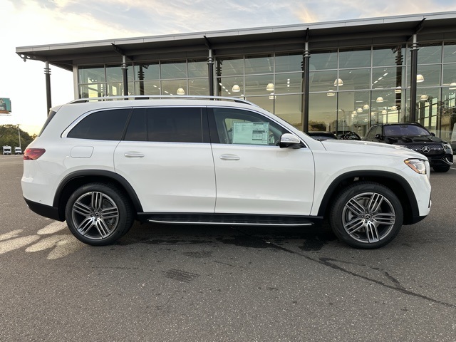2026 Mercedes Benz GLS 450 4MATIC photo 8