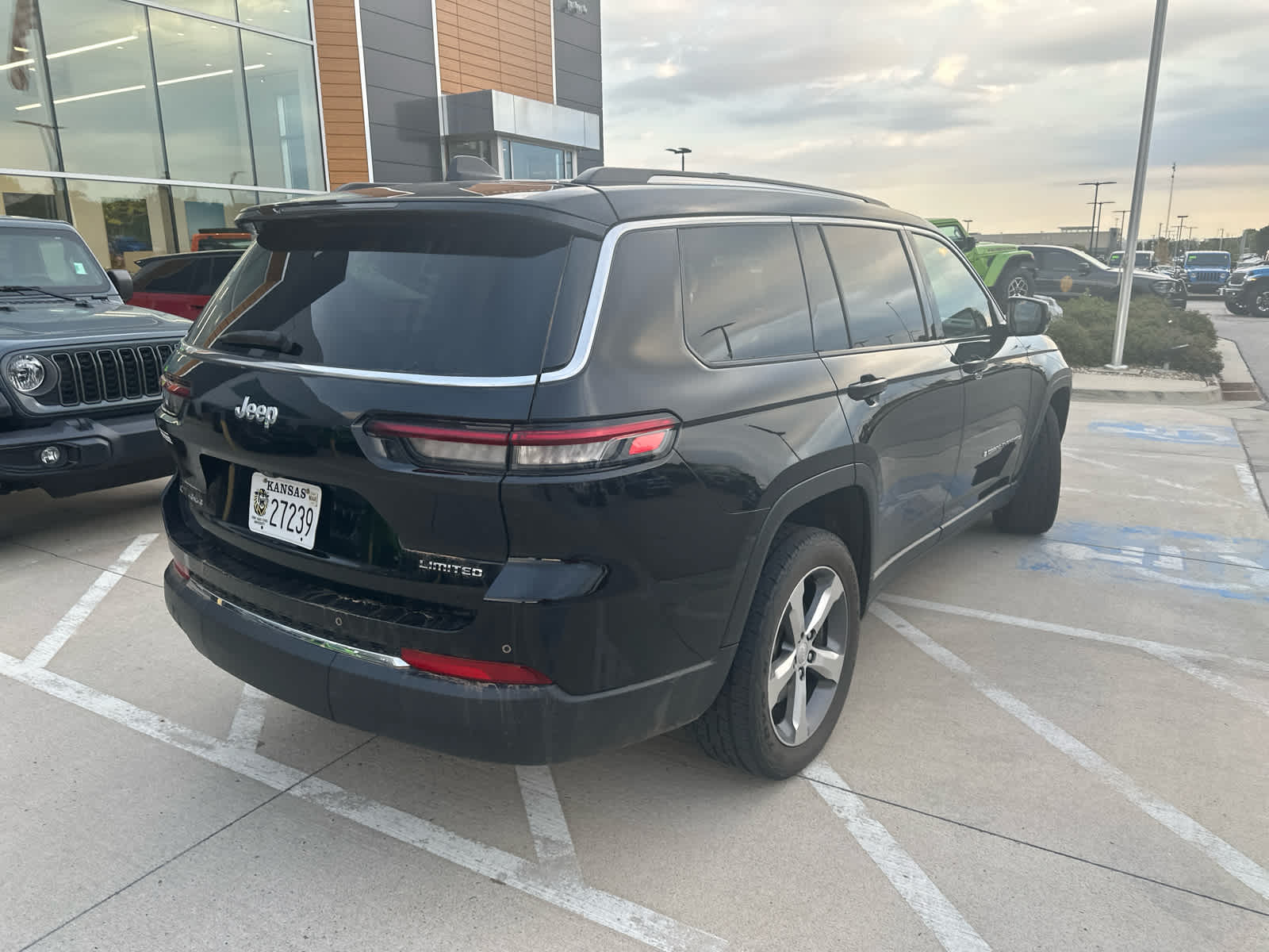 2022 Jeep Grand Cherokee Limited photo 3