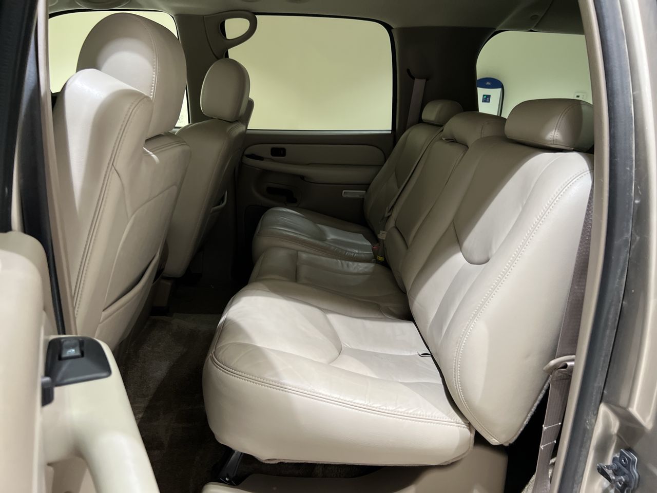 2003 Chevrolet Suburban Z71 photo 53