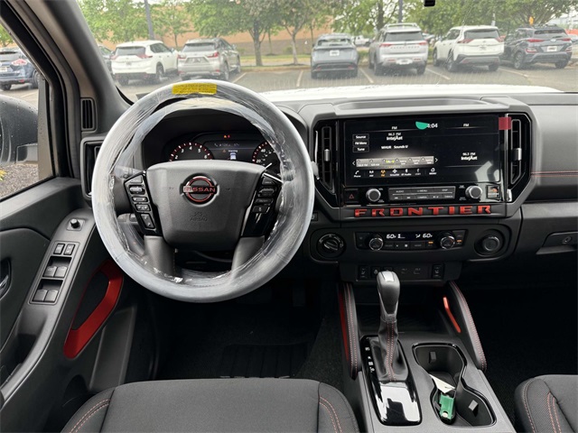 2025 Nissan Frontier PRO-4X photo 2
