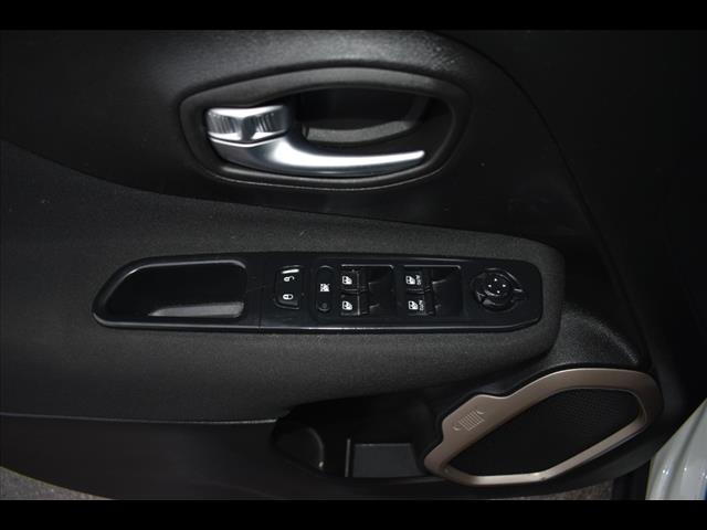 2017 Jeep Renegade Sport photo 10