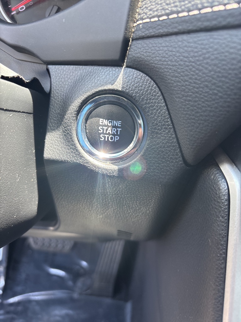 2021 Toyota RAV4 XLE photo 24