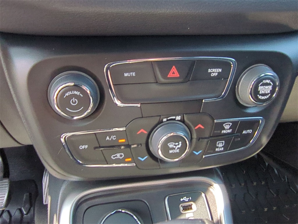 2021 Jeep Compass Latitude photo 23