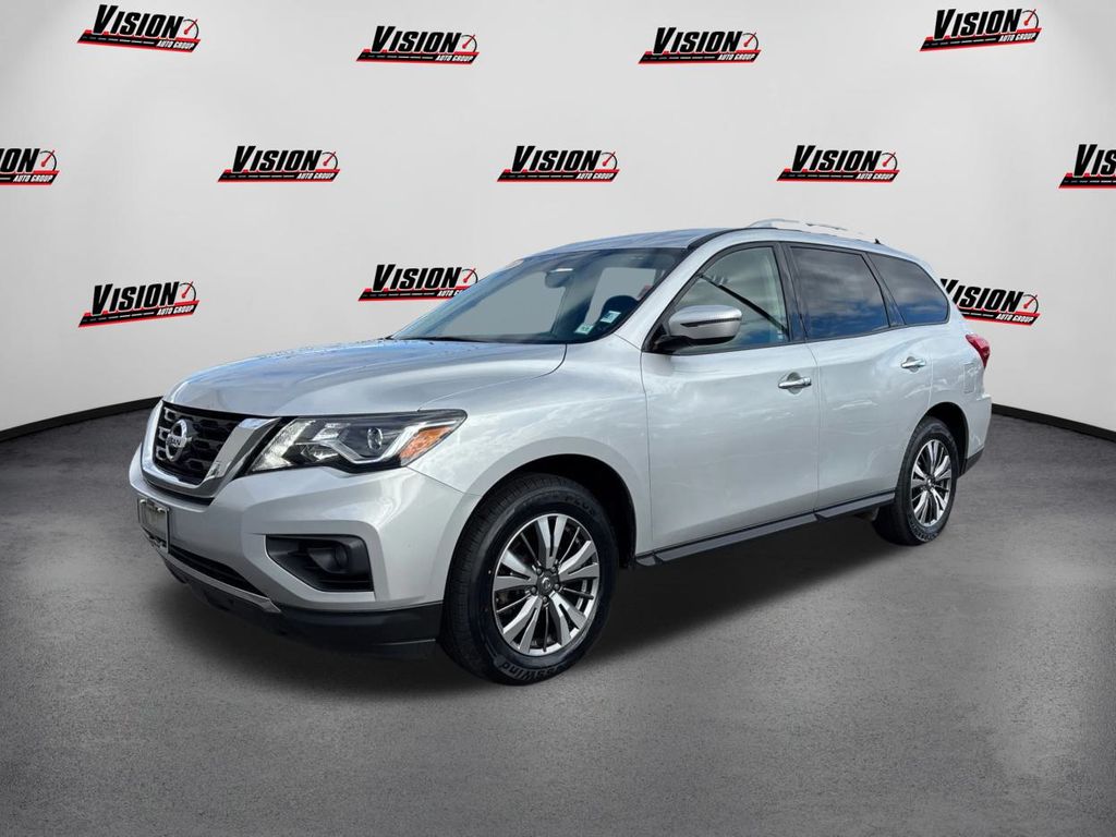 2018 Nissan Pathfinder SV