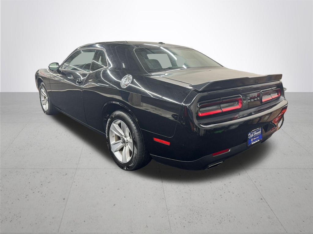 2023 Dodge Challenger SXT photo 3