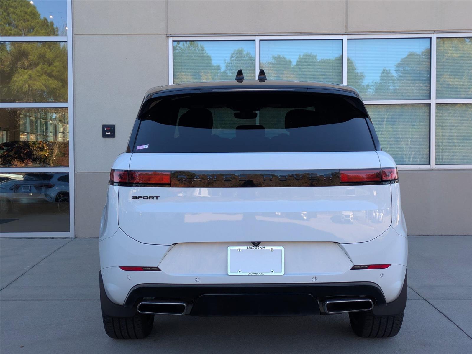 2024 Land Rover Range Rover Sport SE photo 3