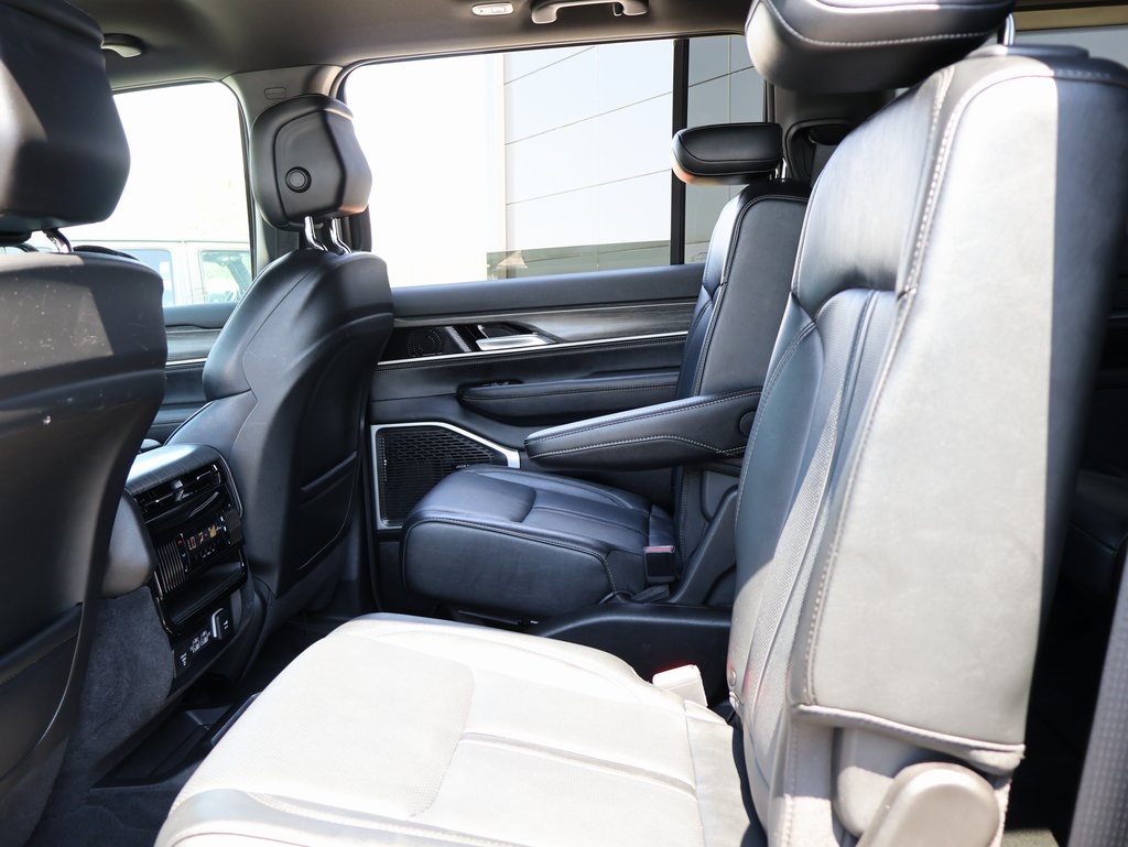 2024 Jeep Wagoneer Series II photo 18