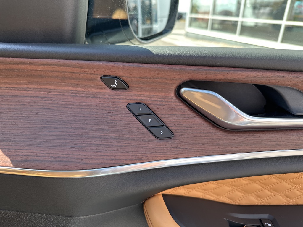 2025 Jeep Grand Cherokee L Summit photo 46