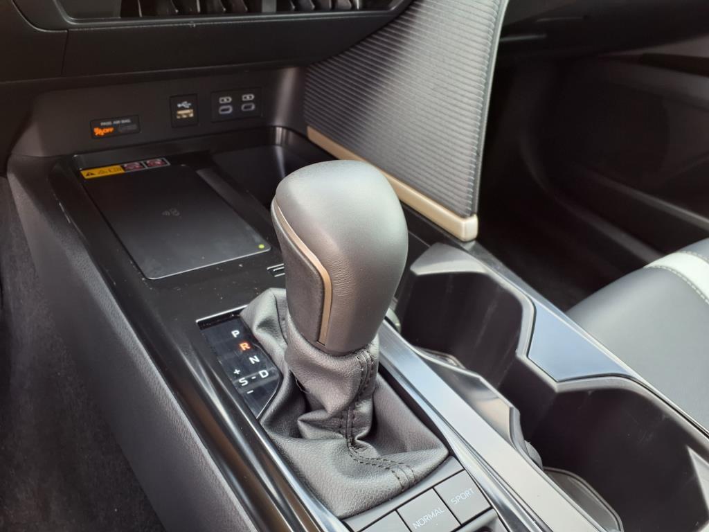 2025 Toyota Camry SE photo 21