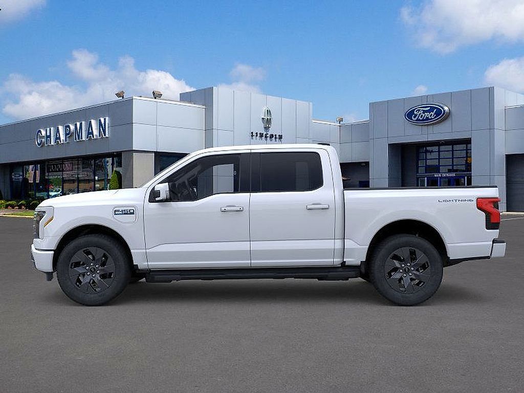 2025 Ford F-150 Lightning Lariat photo 3