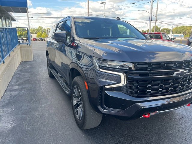 2023 Chevrolet Suburban Z71 photo 2