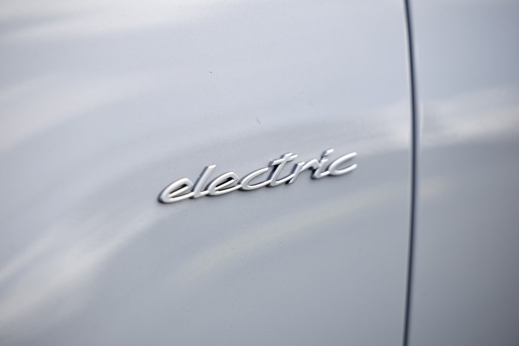 2025 Porsche Macan Electric photo 11