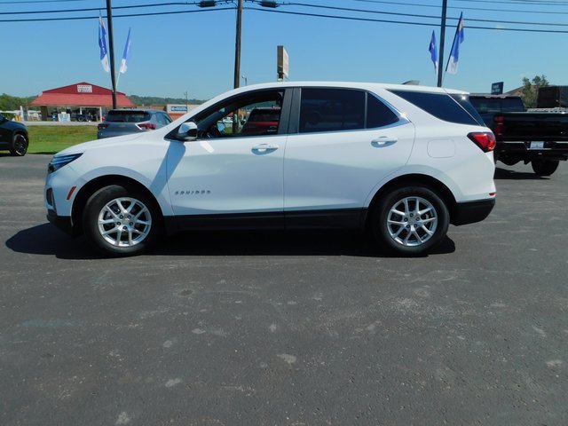 2022 Chevrolet Equinox LT photo 3