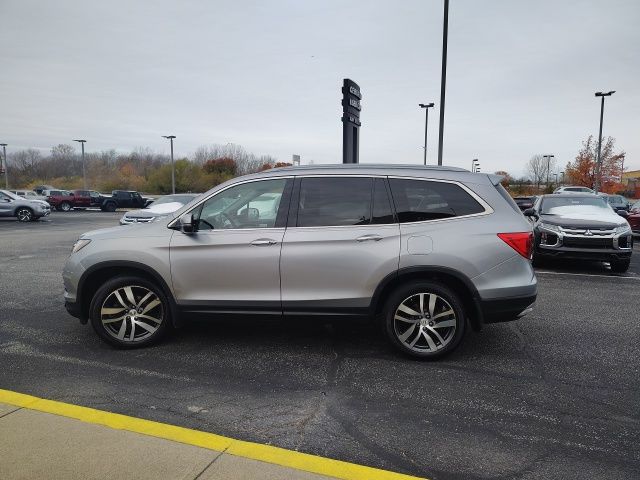 2017 Honda Pilot Touring photo 3