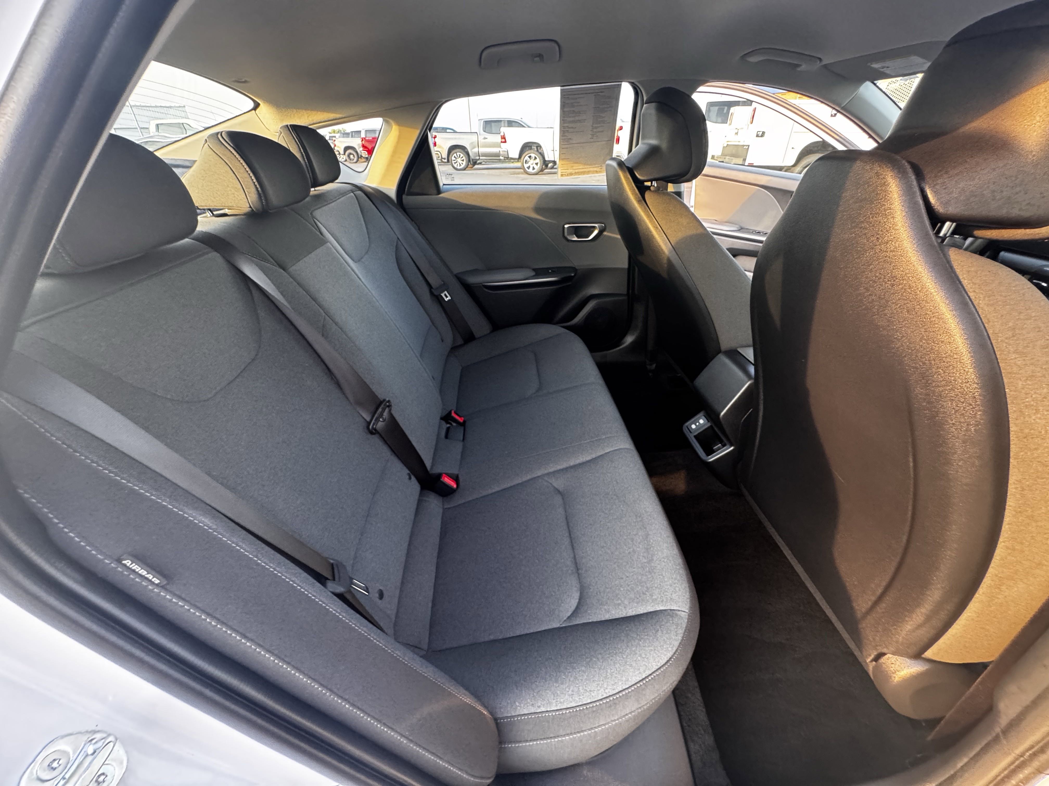 2025 Kia K4 LXS photo 3