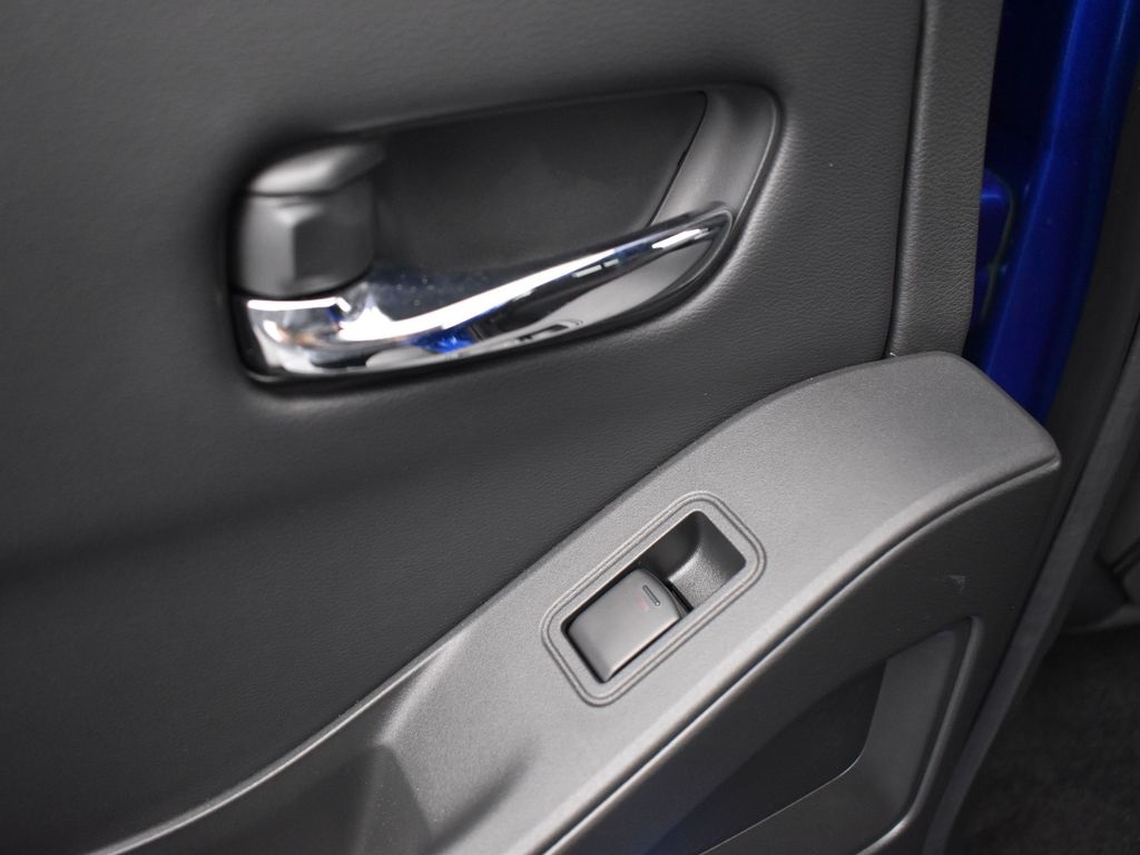 2025 Nissan Frontier photo 15