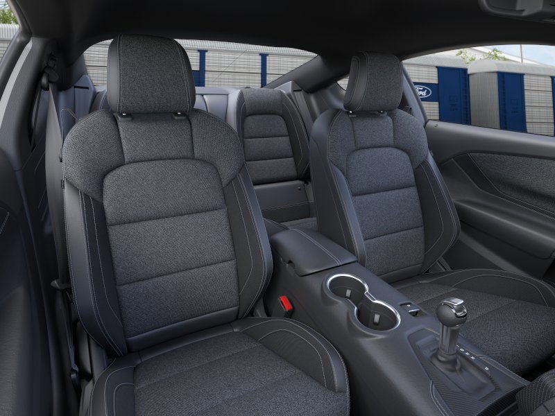 2025 Ford Mustang EcoBoost photo 4